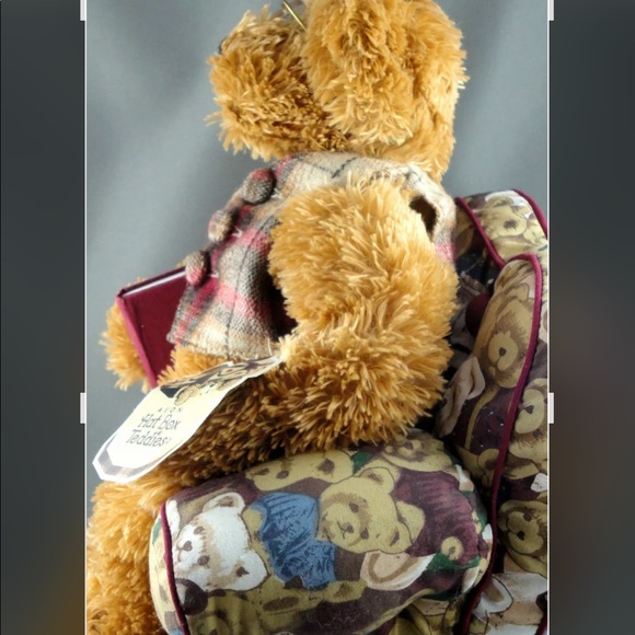 Avon Hat Box Teddies Chester - Picture 2 of 6
